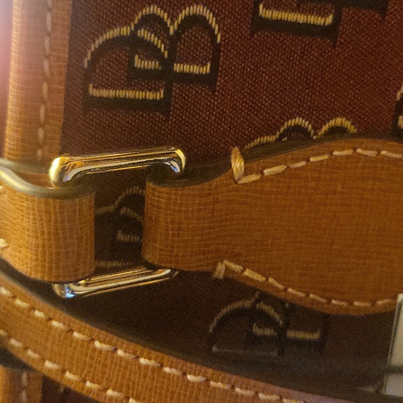 Dooney & bourke rose black gold same size to mustard - Picture 5 of 11